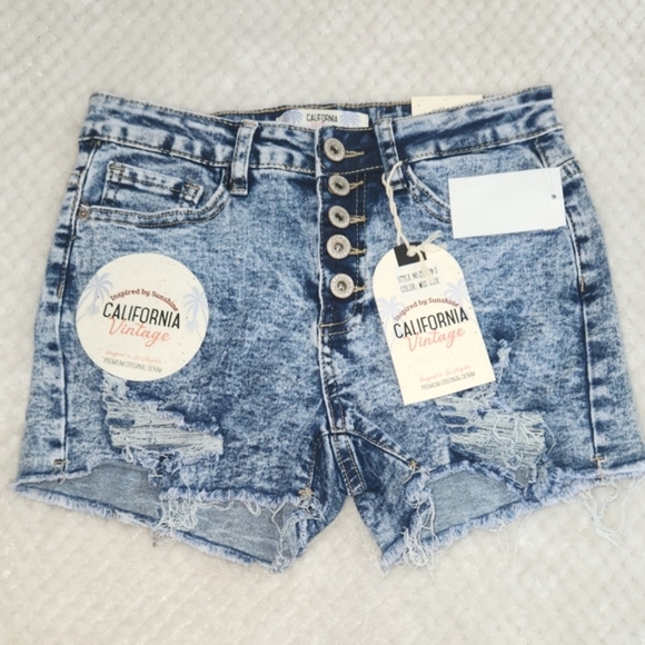 CALIFORNIA VINTAGE DISTRESSED DENIM SHORTS SIZE 3 NEW WITH TAGS - Picture 2 of 13